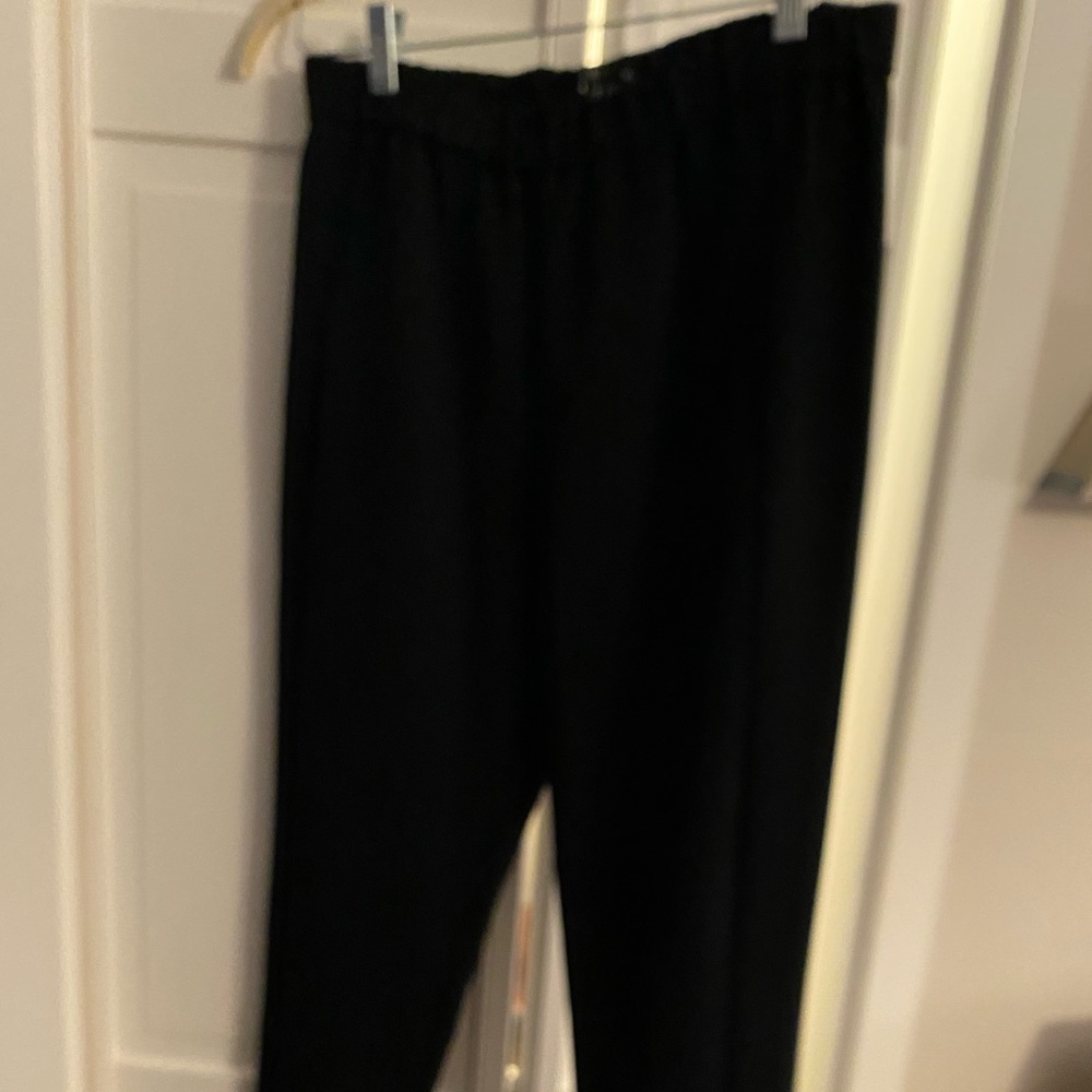 Theory black crepe pants with pockets